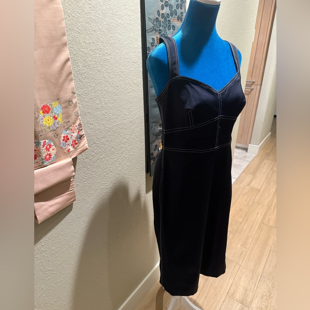 Stylish Dark Navy Sleeveless Dress with Top Stitching - L6376